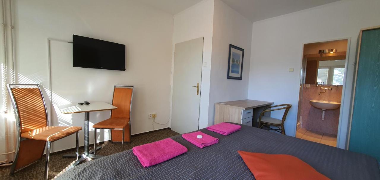 M-Tourist Hotel Prague Exterior photo